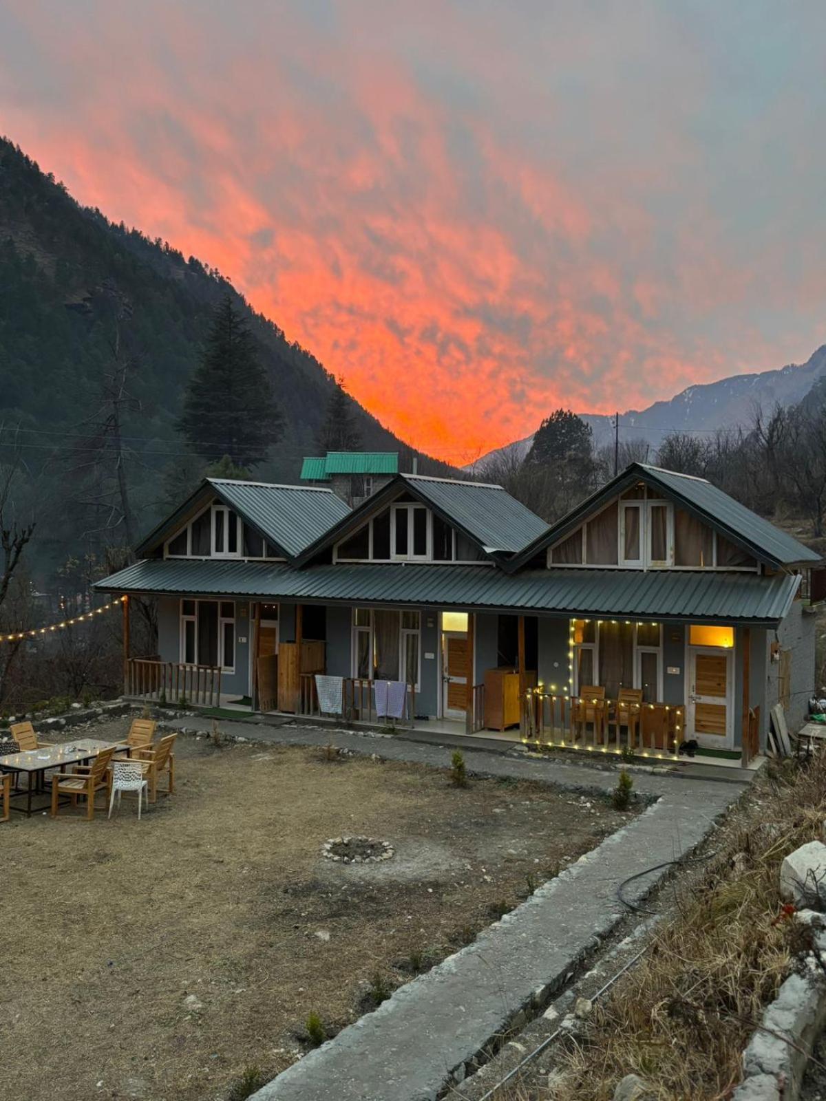 Jumboz Cabin Kasol Eksteriør bilde